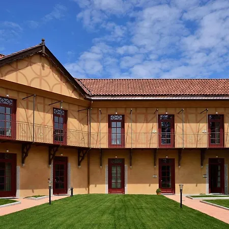 Castello Dal Pozzo Maggiore - Preferred & 5* Оледжо-Кастелло