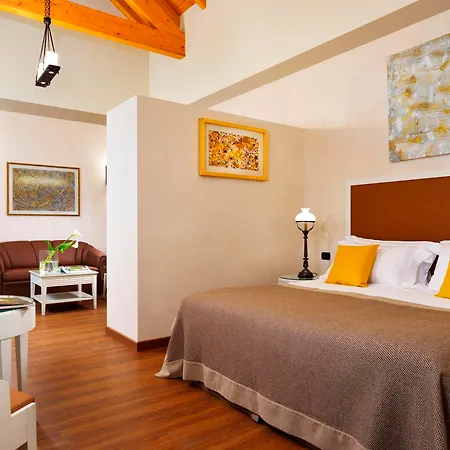 Отель Castello Dal Pozzo Maggiore - Preferred & 5*