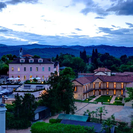 Отель Castello Dal Pozzo Maggiore - Preferred & Оледжо-Кастелло