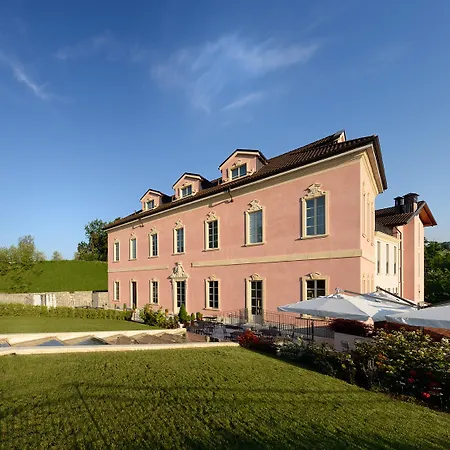 Castello Dal Pozzo Hotel