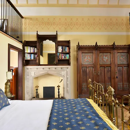 Castello Dal Pozzo Maggiore - Preferred & 5* Оледжо-Кастелло