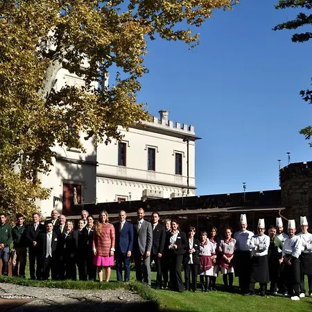 Castello Dal Pozzo Maggiore - Preferred & Отель Оледжо-Кастелло