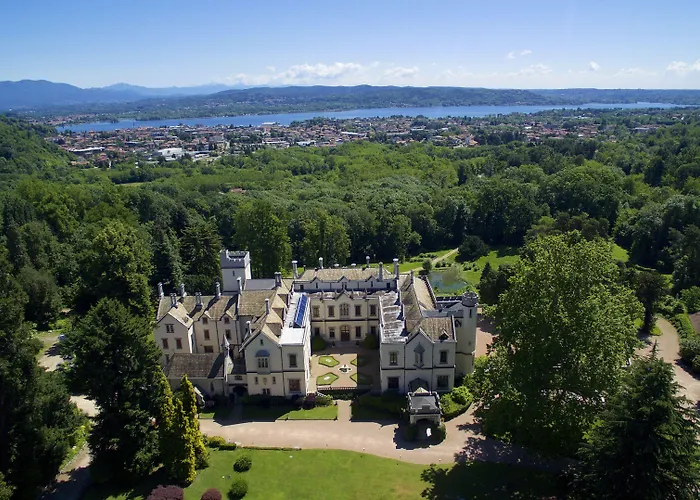 Castello Dal Pozzo Maggiore - Preferred & فندق أوليجو كاستيلّو