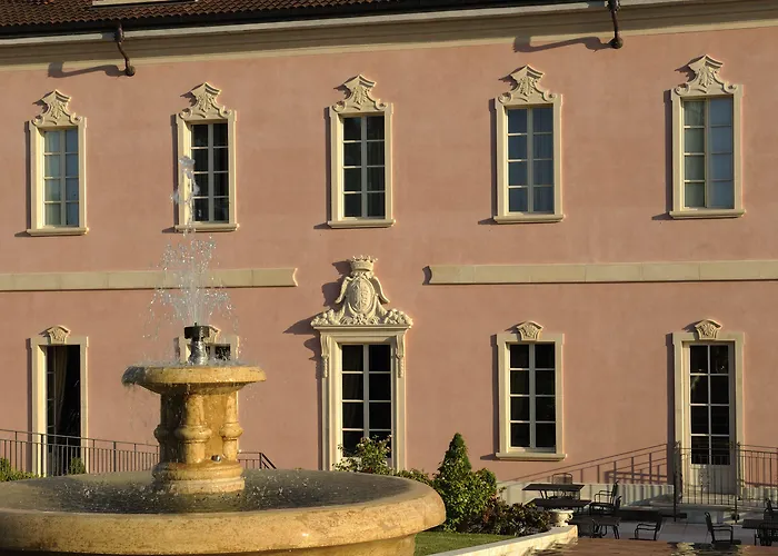 فندق Castello Dal Pozzo Maggiore - Preferred & أوليجو كاستيلّو